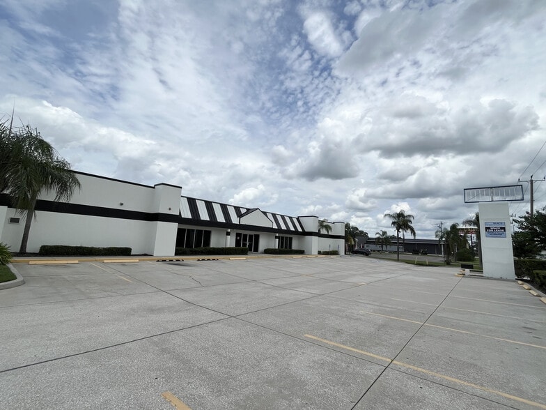 Primary Photo Of 1210 10th St E, Palmetto Freestanding For Lease