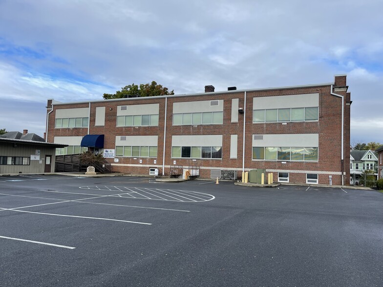 More Photos Of 530 N Locust St, Hagerstown Office For Sale