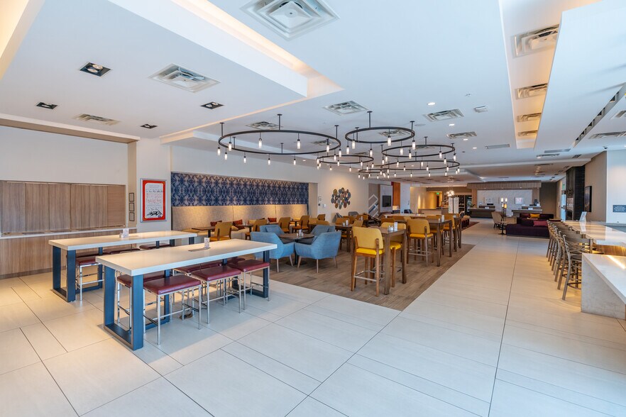 More Photos Of 470 S Martin St, Longmont Hotel For Sale