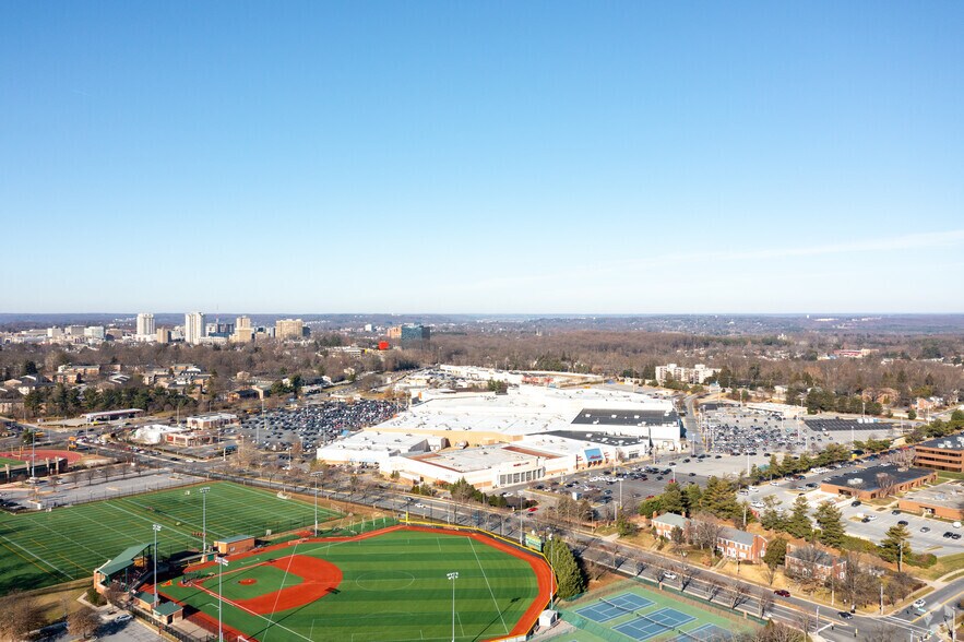 More Photos Of 1238 Putty Hill Ave, Towson General Retail For Lease