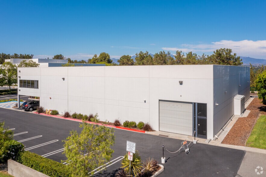 More Photos Of 75 Argonaut, Aliso Viejo Light Distribution For Lease