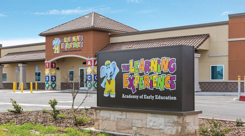 Primary Photo Of 7055 N Blythe Ave, Fresno Daycare Center For Sale