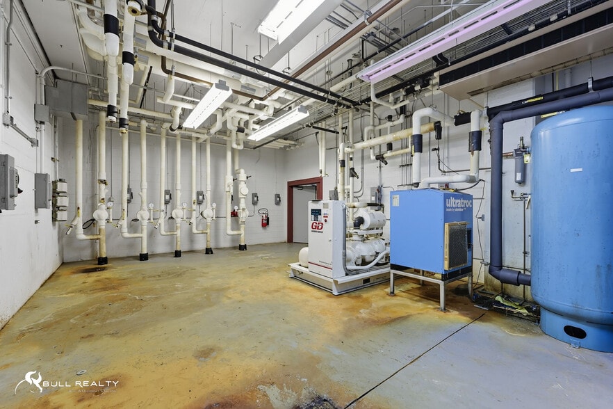 More Photos Of 458 Whitfield St, Fayetteville Manufacturing For Lease