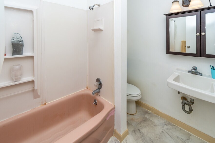 More Photos Of 99 S Main St, Lambertville Storefront For Sale