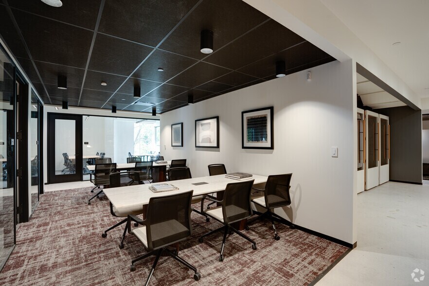 More Photos Of 3390 Mary St, Coconut Grove Coworking Space