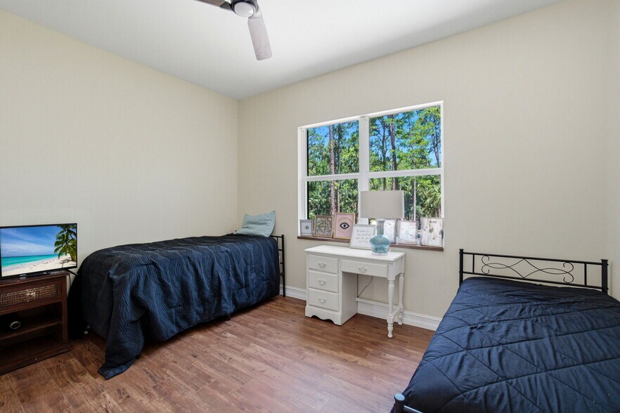 More Photos Of 4120 3rd Ave NW, Naples Apartments For Sale