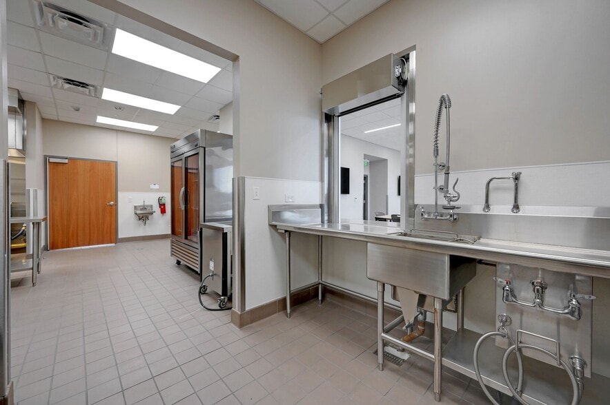 More Photos Of 3610-3626 West Ave, San Antonio Office For Sale