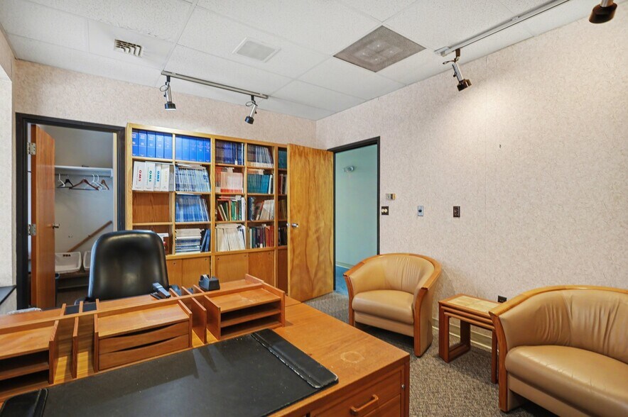 More Photos Of 400 Nationwide Dr, Harrisburg Medical For Sale