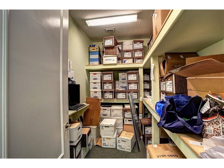 More Photos Of 181 Sebastian Blvd, Sebastian Light Manufacturing For Sale