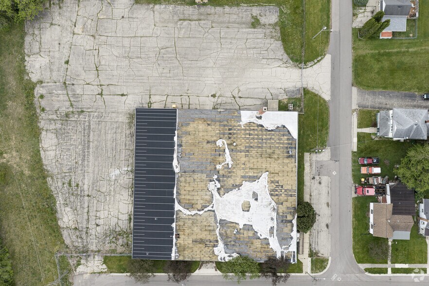More Photos Of 947 E Clinton St, Freeport Warehouse For Sale