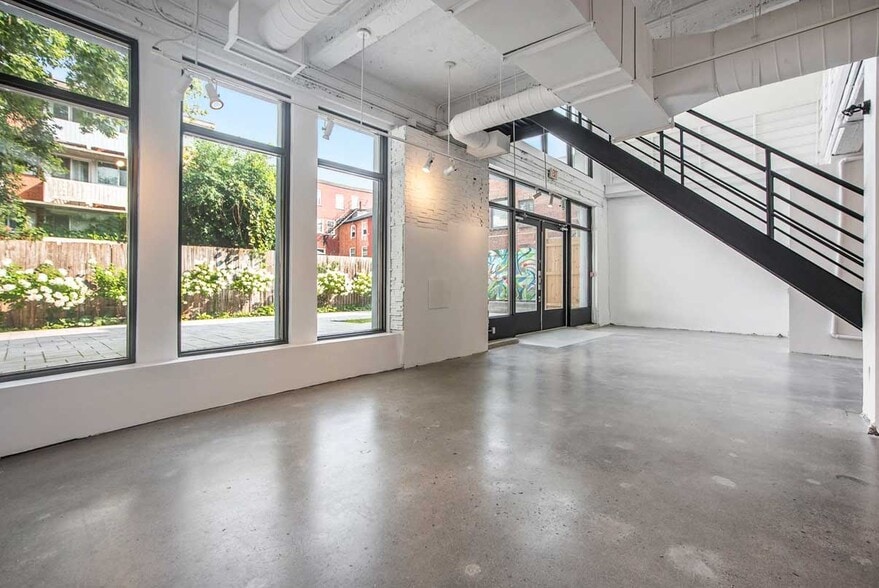 More Photos Of 101-105 Murray St, Ottawa Storefront For Lease