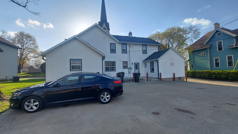 More Photos Of 129 S Church St, Whitewater Multifamily For Sale