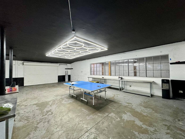 More Photos Of 3121 W Jefferson Blvd, Los Angeles Storefront Retail Office For Lease