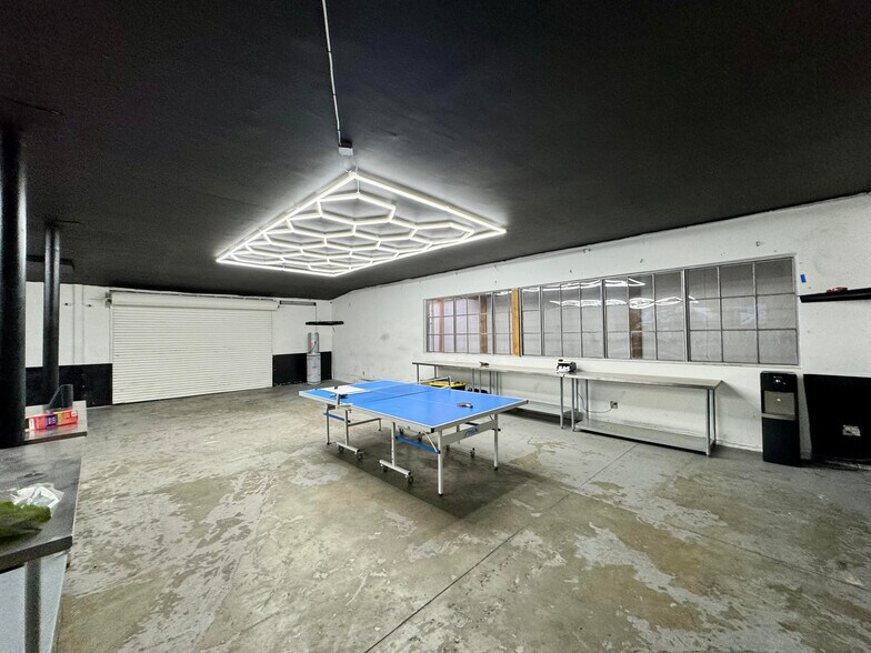 More Photos Of 3121 W Jefferson Blvd, Los Angeles Storefront Retail Office For Lease