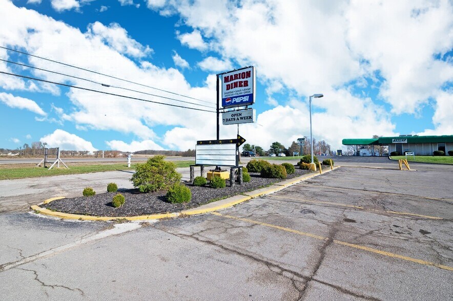 More Photos Of 1565 Marion-Waldo Rd, Marion General Retail For Sale
