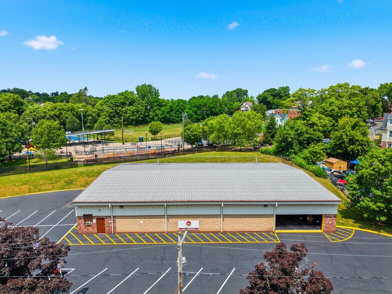 More Photos Of 980 Stanley St, New Britain Warehouse For Lease