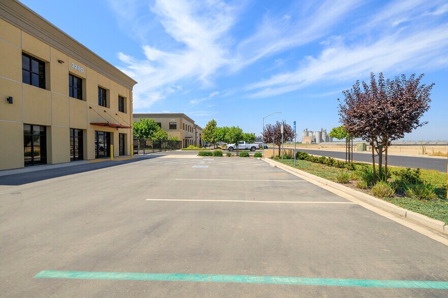 More Photos Of 3260 Liberty Square Pky, Turlock Warehouse For Sale