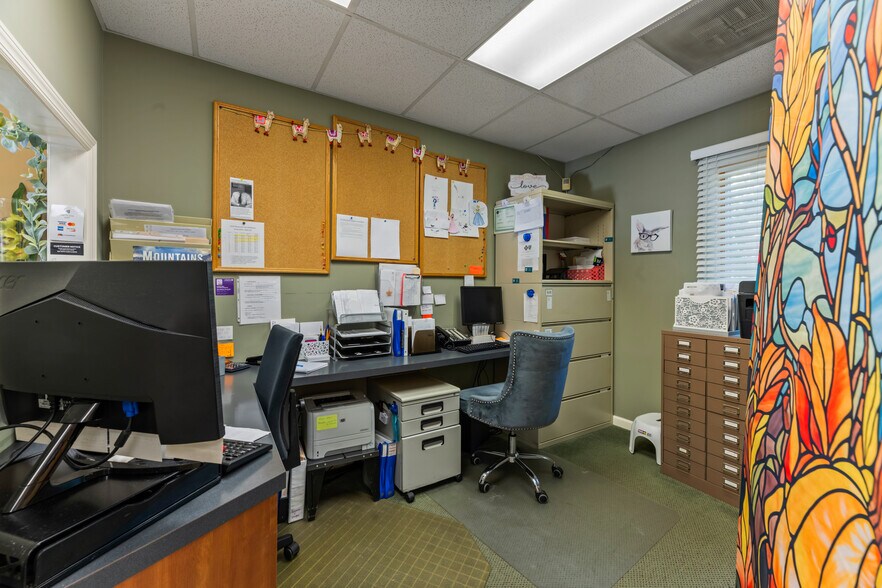 More Photos Of 11 Clyde Rd, Somerset Office For Sale
