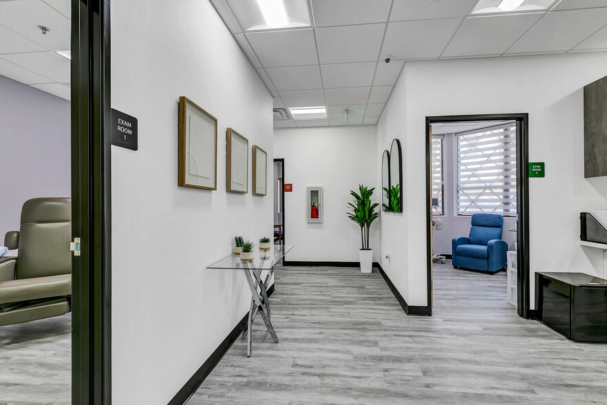 More Photos Of 4105 N 20th St, Phoenix Medical For Lease