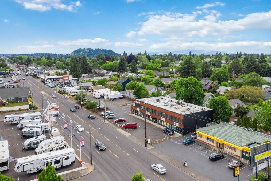 More Photos Of 322-332 SE 82nd Ave, Portland Storefront Retail Office For Lease
