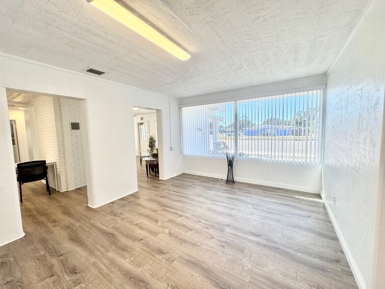 More Photos Of 4795 49th St N, Saint Petersburg Medical For Sale