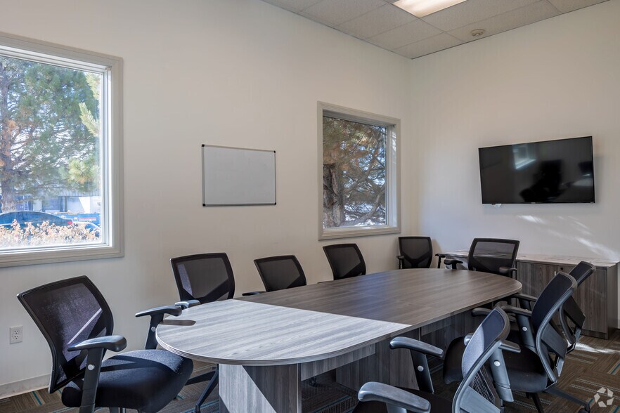 More Photos Of 5555 Joliet St, Denver Warehouse For Lease