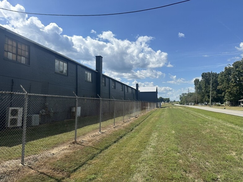 More Photos Of 4530 N 25th St, Terre Haute Warehouse For Lease