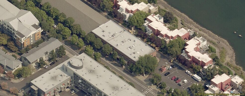 More Photos Of 600 NW Naito Pky, Portland Office For Sale