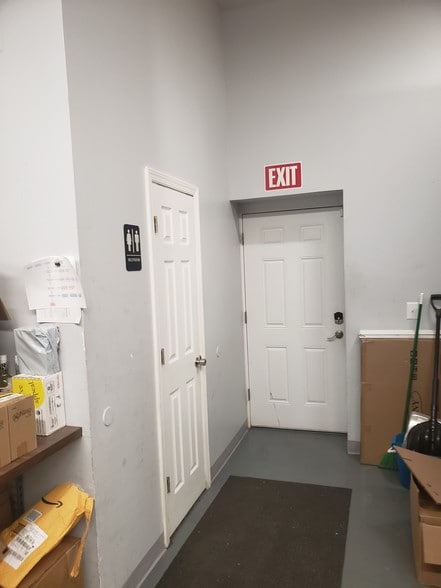 More Photos Of 182 Vermont Ave, Staten Island Light Distribution For Sale