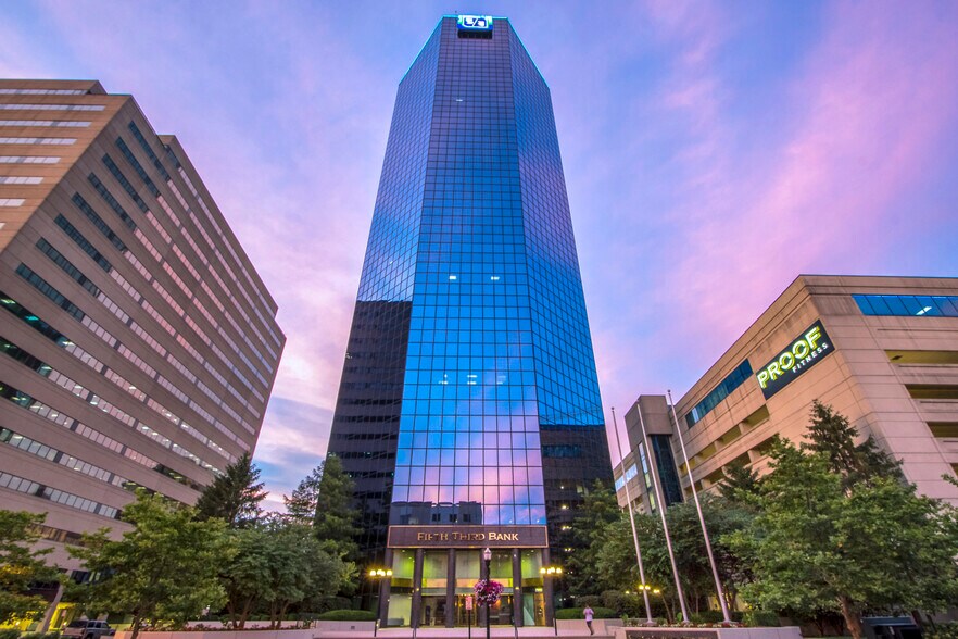 More Photos Of 250 W Main St, Lexington Office For Lease