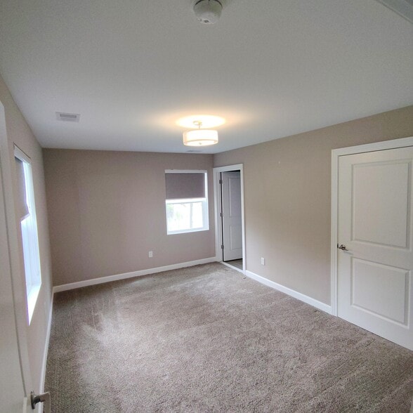 More Photos Of 26700 Orchard Lake Rd, Farmington Hills Apartments For Sale