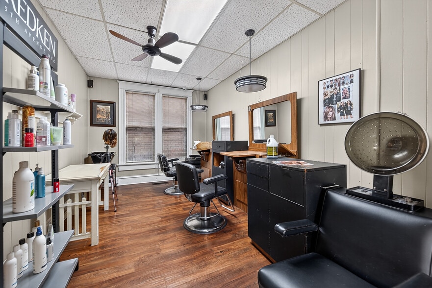 More Photos Of 412 W Walnut St, Rogers General Retail For Sale