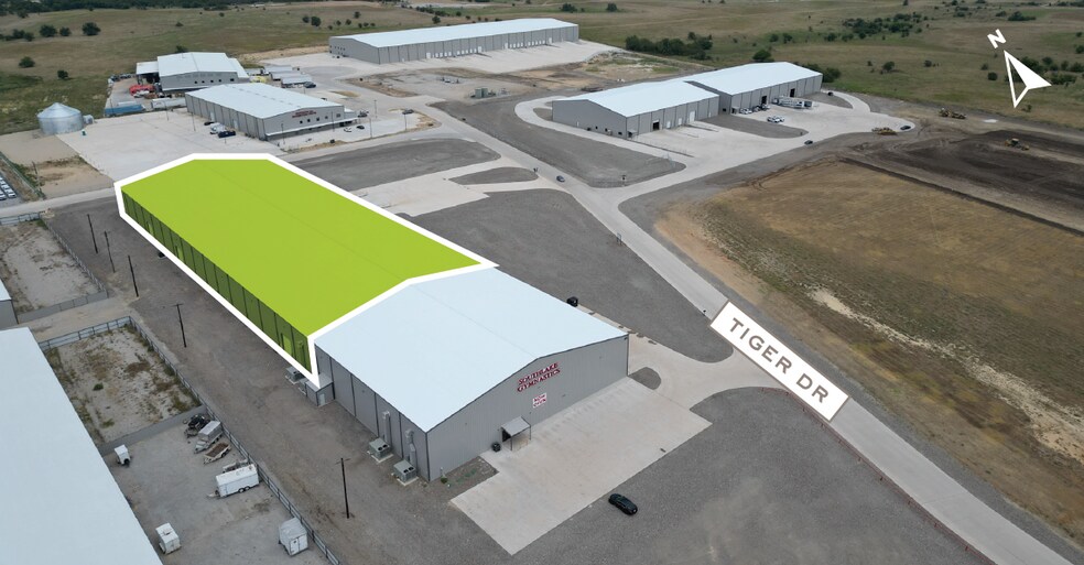 More Photos Of 155 Tiger, Rhome Warehouse For Lease