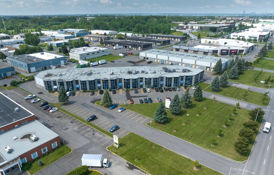More Photos Of 3650 Boul Matte, Brossard Flex For Lease