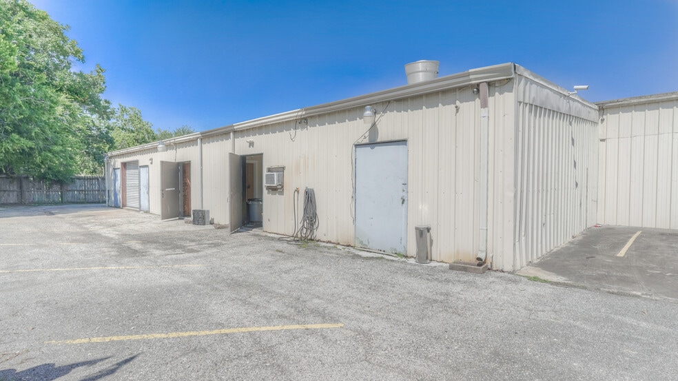 More Photos Of 550 FM 1959 Rd, Houston General Retail For Sale