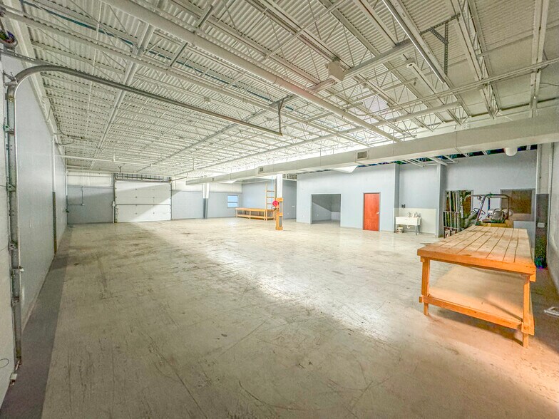 More Photos Of 2888 Nationwide Pky, Brunswick Light Manufacturing For Lease