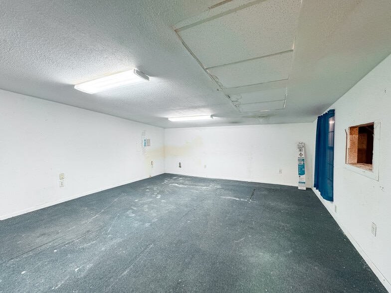 More Photos Of 7206 Elbert, Houston Industrial For Sale