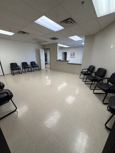 More Photos Of 4220 N 20th Ave, Phoenix Medical For Lease