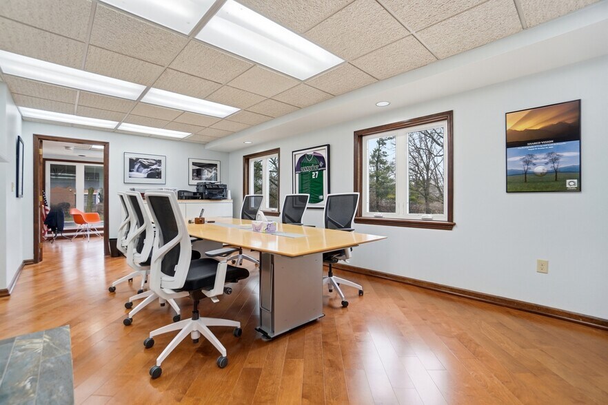 More Photos Of 175 W Franklin St, Centerville Storefront Retail Office For Sale