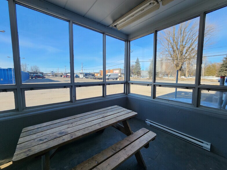 More Photos Of 645 St Du Père-Daniel, Trois-Rivières Warehouse For Lease