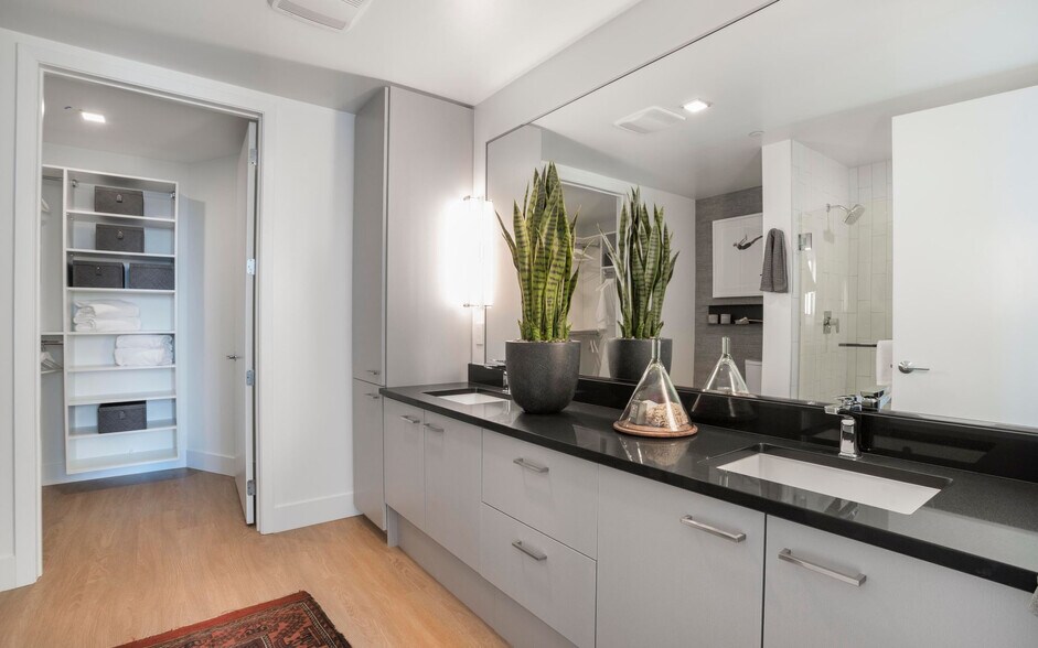 More Photos Of 1501 Island Ave, San Diego Apartments For Lease