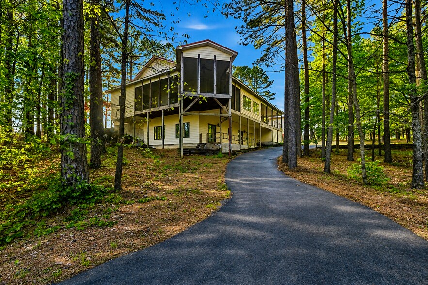 More Photos Of 267 Stinson Dr, Clinton Specialty For Sale