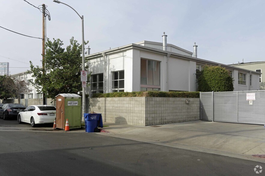 More Photos Of 2100 Abbot Kinney Blvd, Venice Office For Lease