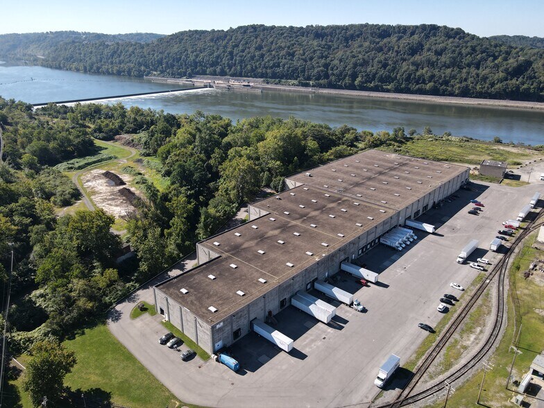 More Photos Of 866 Avenue A, Leetsdale Industrial For Lease