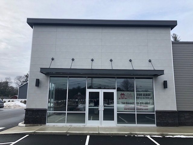 More Photos Of 212 Southampton Rd, Westfield Freestanding For Lease