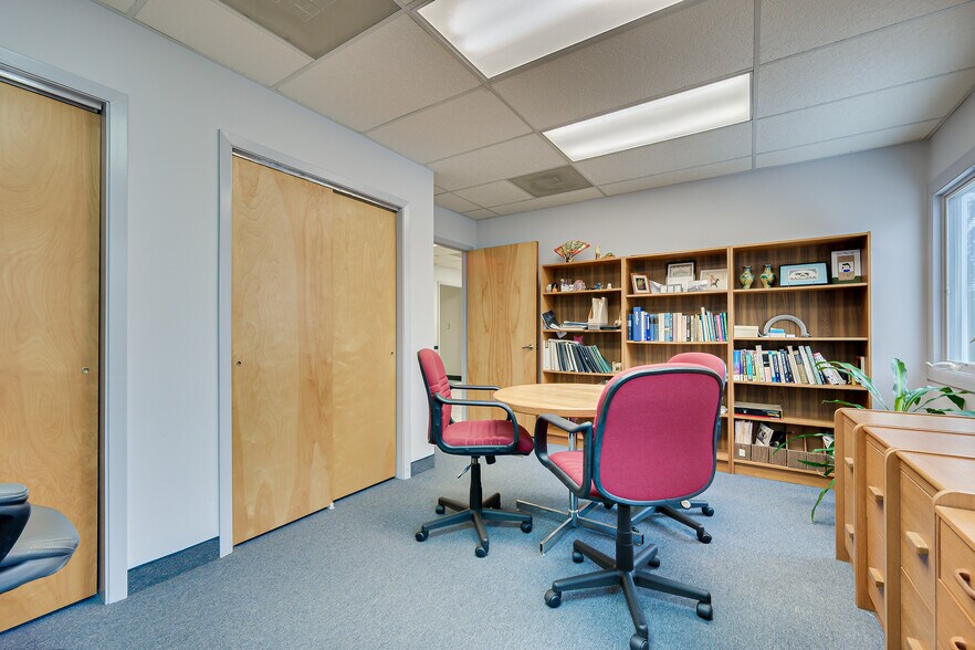 More Photos Of 11 Clyde Rd, Somerset Office For Sale