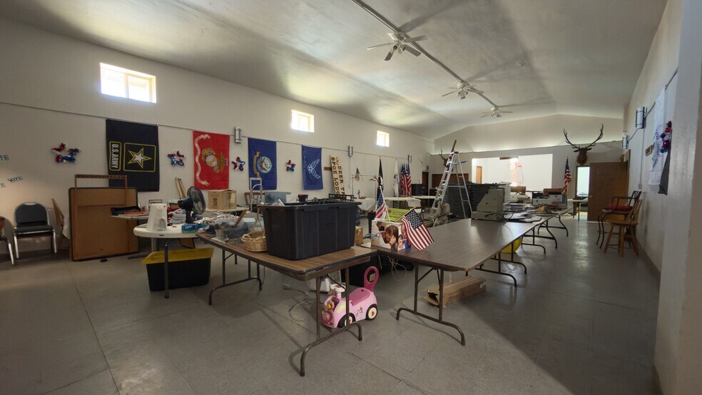 More Photos Of 664 2nd Ave, Deer Trail Office For Sale