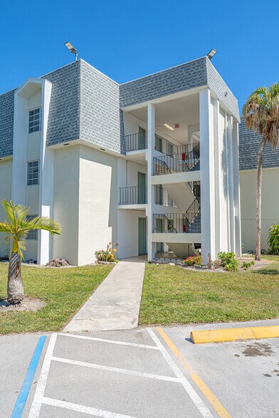 More Photos Of 15900 SW 95th Ave, Miami Apartments For Sale