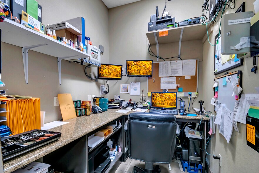 More Photos Of 5600 Butler National Dr, Orlando Service Station For Sale