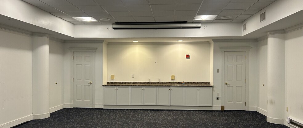 More Photos Of 150 Mount Vernon St, Dorchester Office For Lease